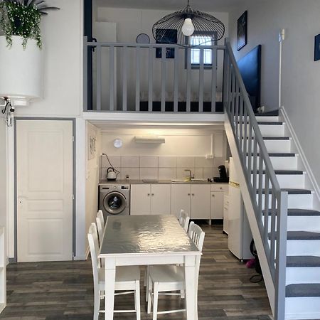 Très bel appartement mezzanine de 37m2 refait à neuf Gruissan Esterno foto